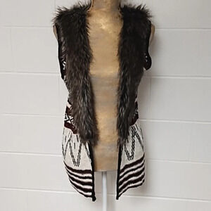 Maurices Med Fair Isle Open Front Fur Collar Vest Burgundy Black Cream